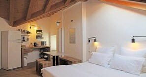 1 chambre, couette en duvet d'oie, ameublement personnalisé, bureau