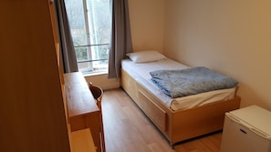 Escrivaninha, Wi-Fi de cortesia, roupa de cama