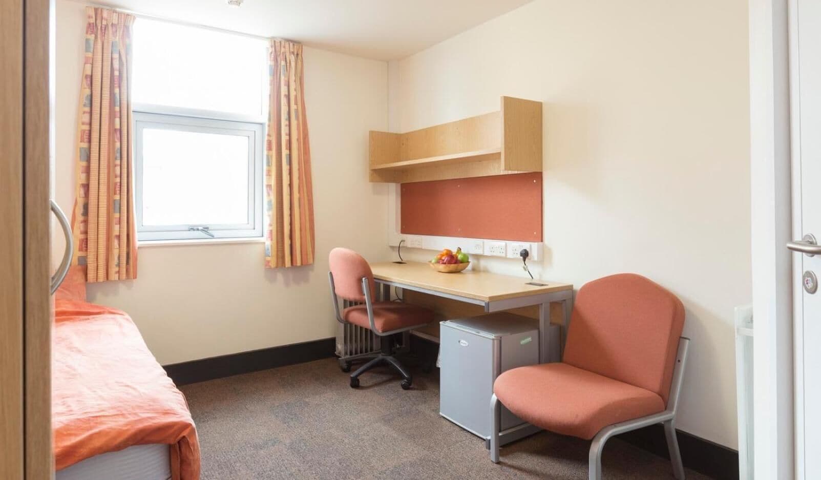 Desk, free WiFi, bed sheets