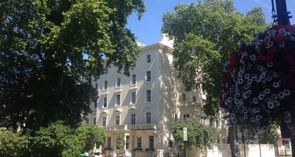 Holland House - Hostel