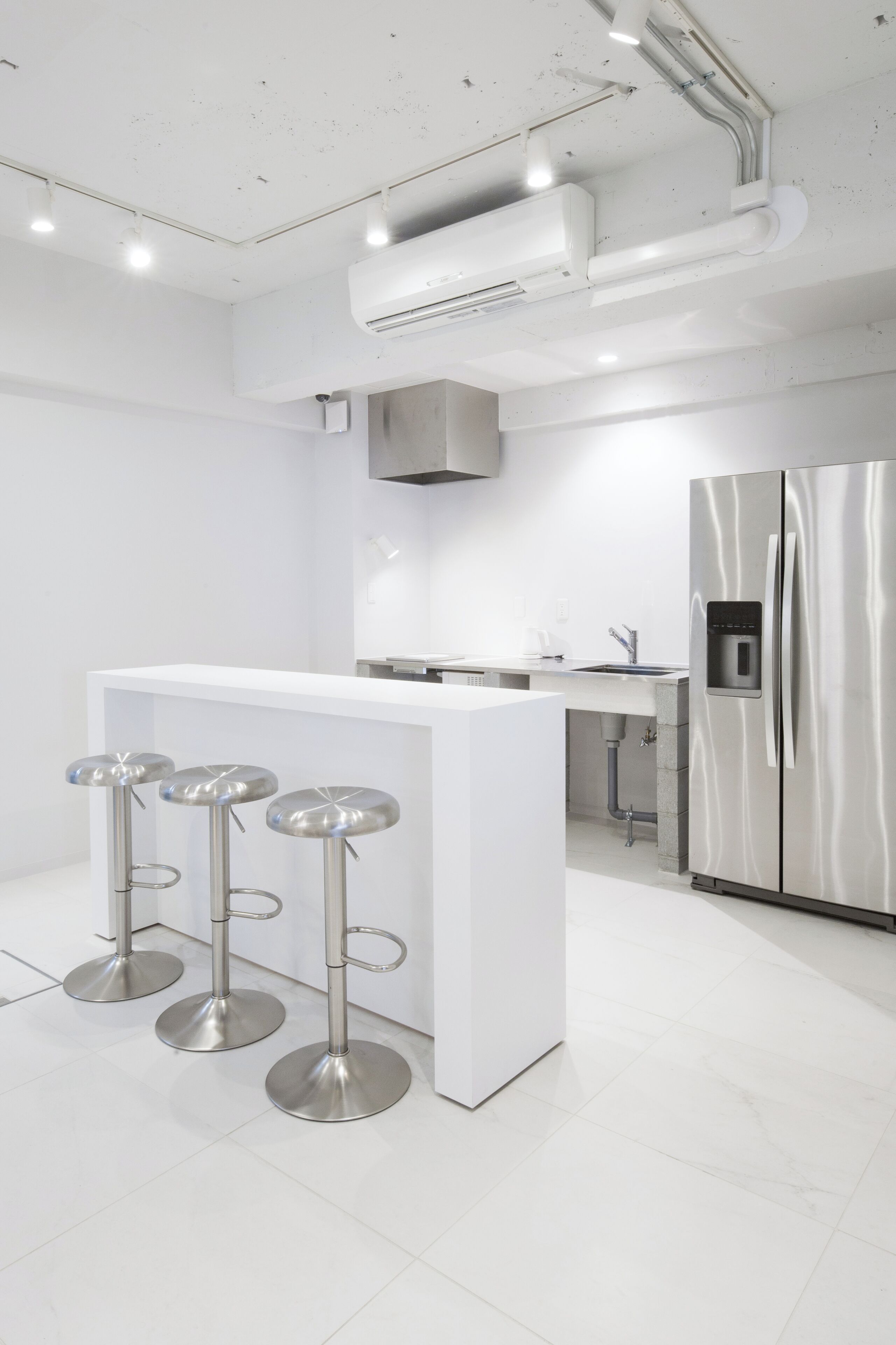 Fridge, microwave, stovetop, toaster oven