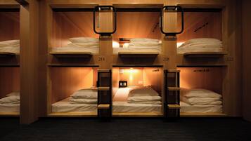 Premium bedding, in-room safe, soundproofing, free WiFi