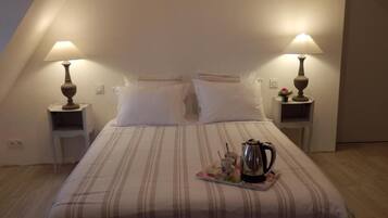 Doppelzimmer, Gartenblick (Chambre Priscille) | Hochwertige Bettwaren, Betten mit Memory-Foam-Matratzen