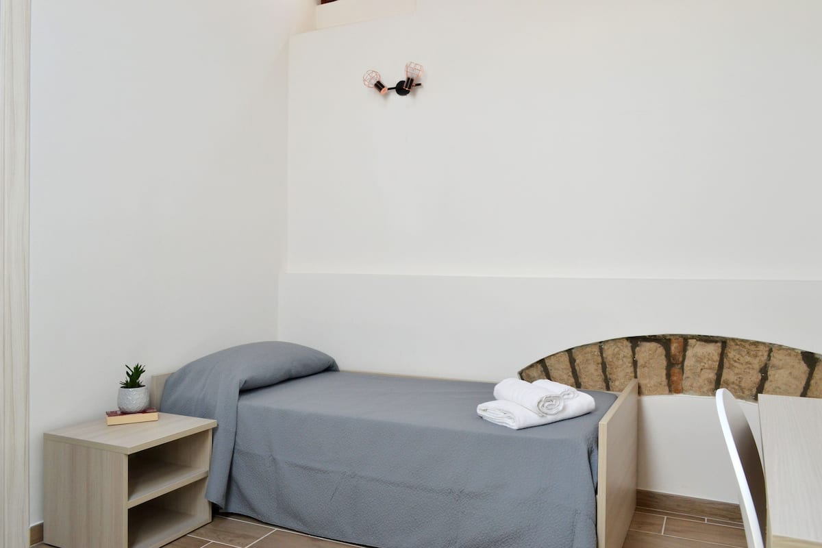 Standard Single Room (L'Annunziata) | Free WiFi, bed sheets