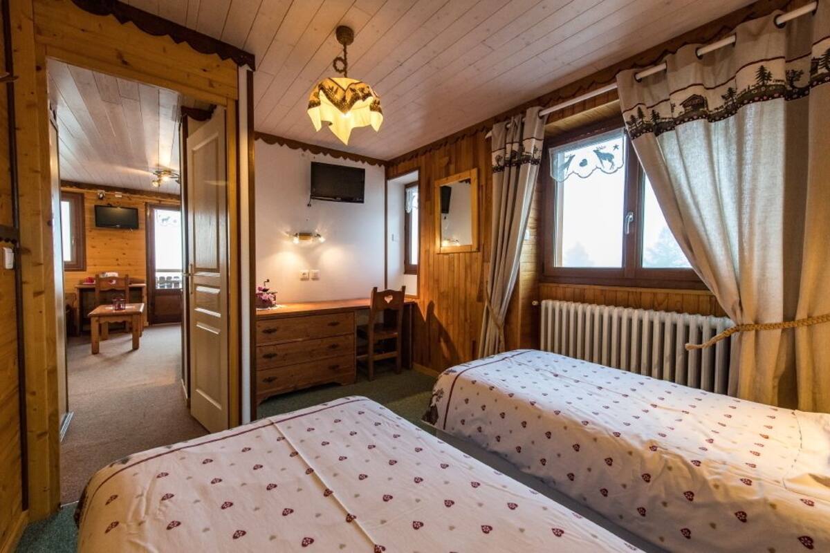 comfort room | blackout curtains, free wifi, bed sheets