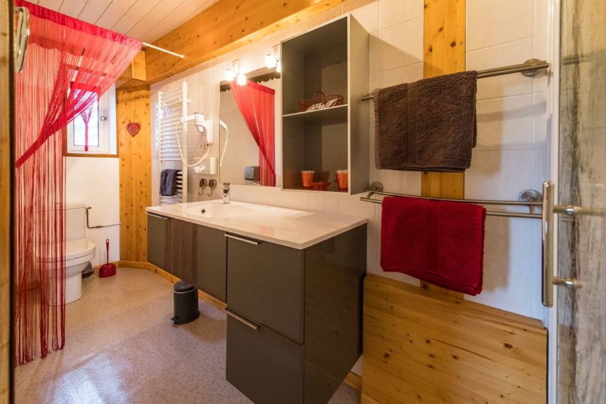 comfort room | bathroom sink