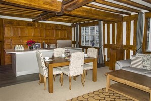 The Three Gables (Apartment 3 - Superior) | Private kitchen