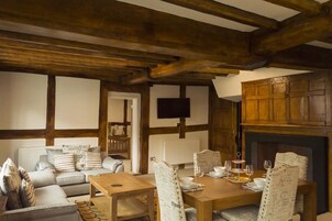 The Three Gables (Apartment 1) | Living area