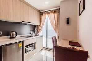 In-room dining - Arcadia Beach Resort by PSR ASIA (Pattaya)