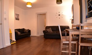 Appartement, 2 chambres | Coin séjour