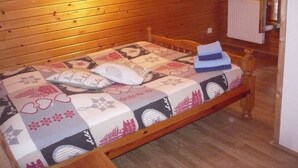 Shower, rainfall showerhead, hair dryer, slippers - Le Chalet (Roubion)