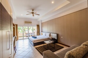 ซูพีเรียอพาร์ทเมนท์ | ผ้าม่านกันแสง, Wi-Fi ฟรี, ผ้าปูที่นอน