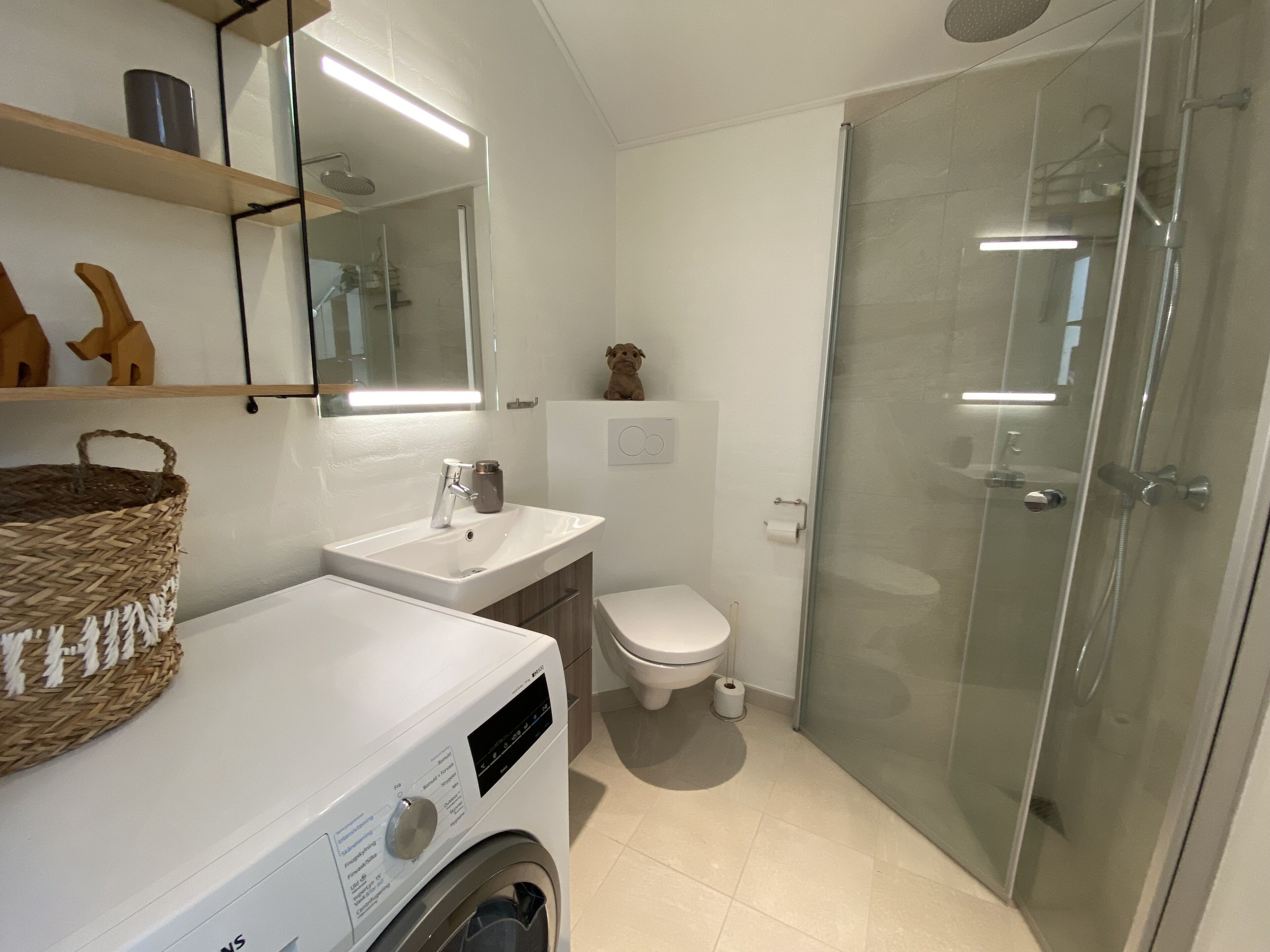 studio | bathroom | shower, hair dryer, towels