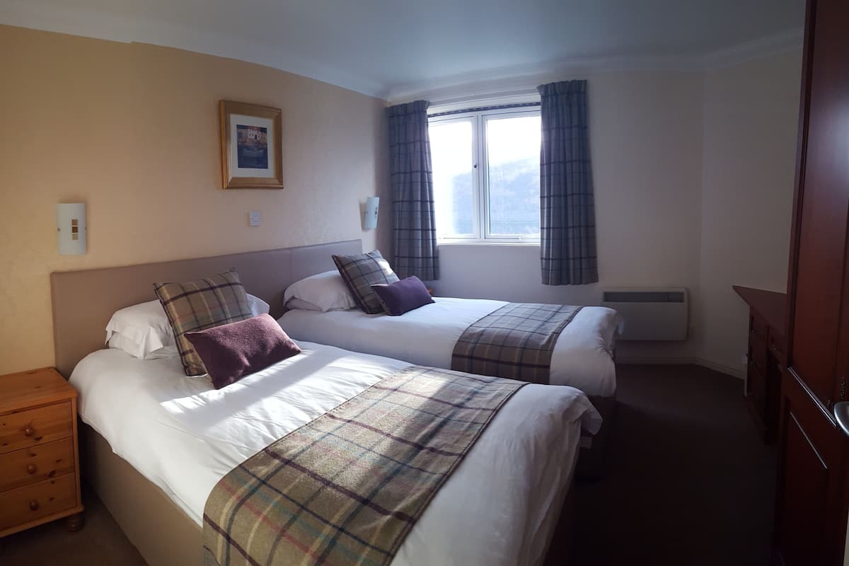 Highland Lodge 45 | 1 bedroom, premium bedding, blackout drapes, iron/ironing board