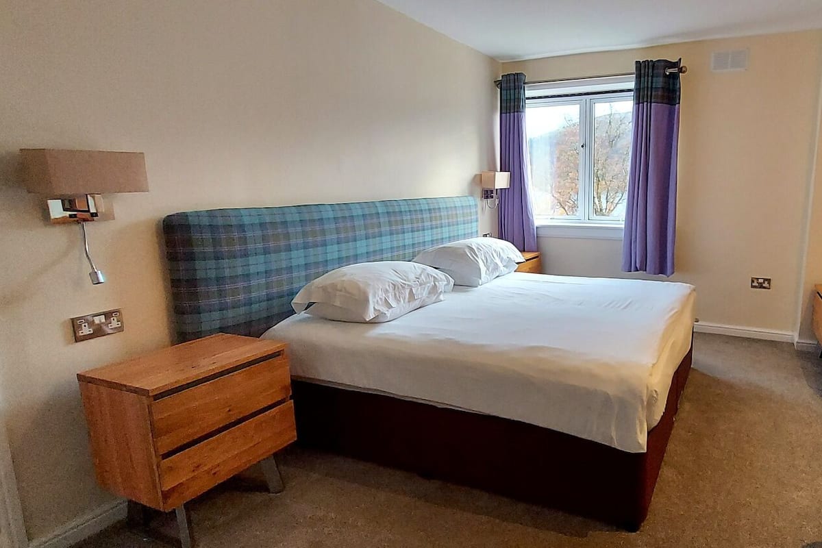 Highland Lodge 44 | 1 bedroom, premium bedding, blackout drapes, iron/ironing board