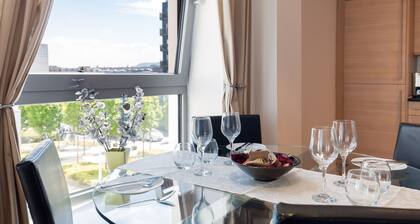 Stylish Garden View Apartment