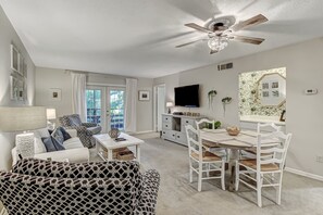 Apartment, 2 Schlafzimmer | Wohnbereich