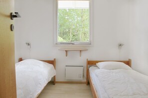 House, 4 Bedrooms, Non Smoking - Holiday home Aakirkeby (Akirkeby)