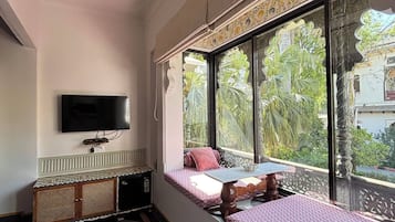 Deluxe Single Room | Desk, blackout drapes, iron/ironing board, free WiFi