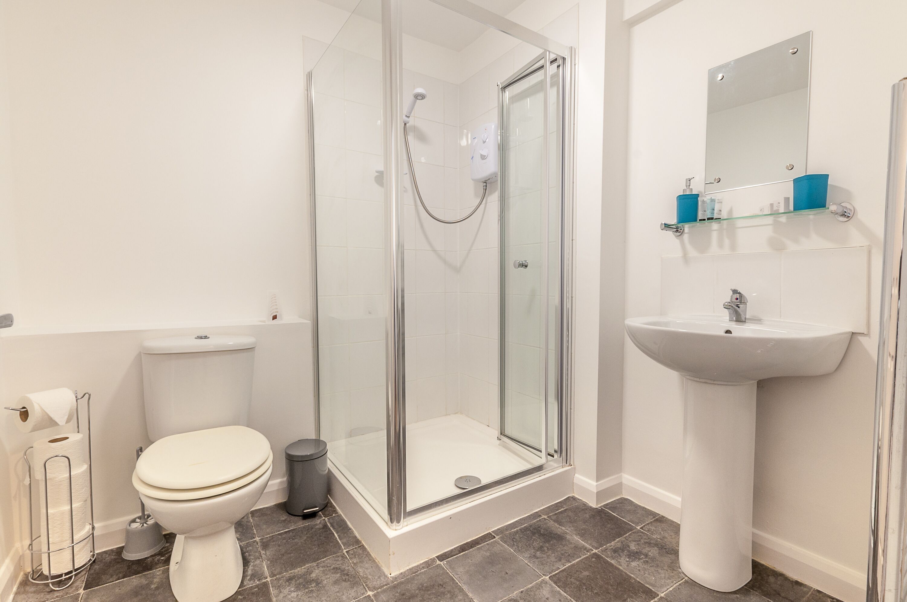 meadfoot (split level) | bathroom | shower, free toiletries, hair dryer, towels