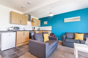 Churston | 1 bedroom, iron/ironing board, free WiFi, bed sheets - Five Way Apartments (Paignton)