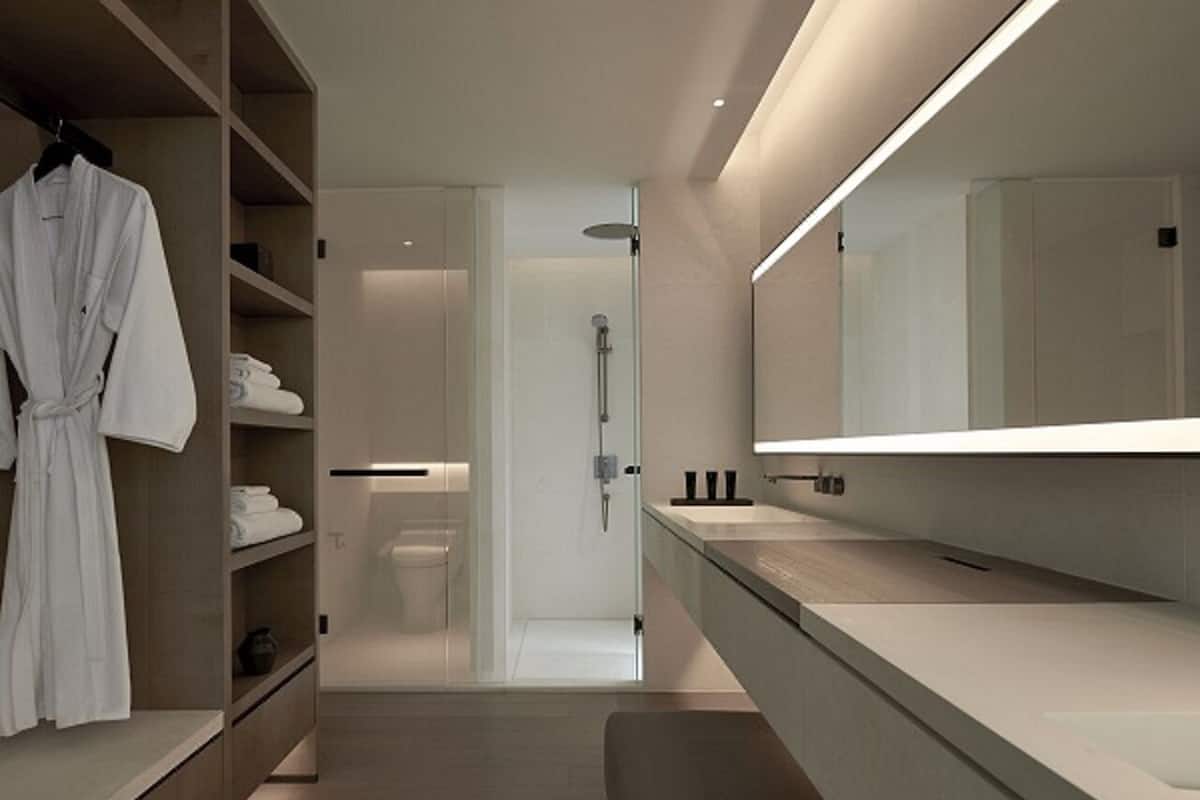 Bathroom | Separate tub and shower, deep soaking tub, rainfall showerhead