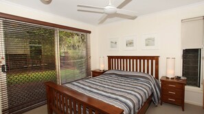 3 bedrooms, desk, iron/ironing board, WiFi