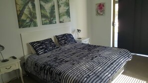 4 bedrooms, desk, iron/ironing board, WiFi