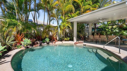 11 Dalmor Court