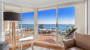 Interior - Breakwater Apartment 403 - Magnificent Shoal Bay Views - Walk to Beach (Shoal Bay)