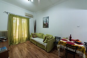 Apartment, 1 Bedroom | In-room dining - Athinian apartment veikou (Athens)