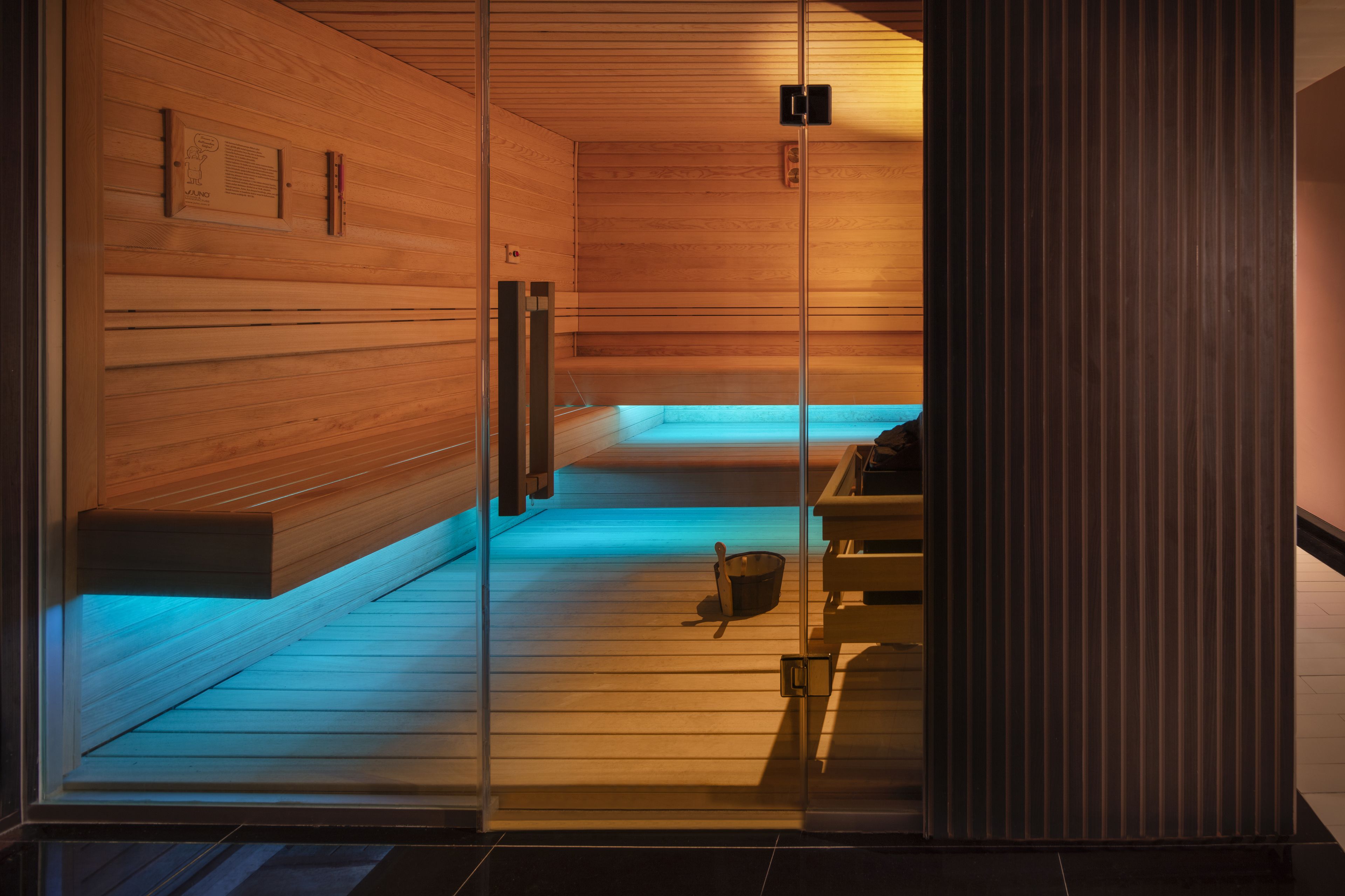 Behandlingsrom for par, badstue, dampbad og tyrkisk bad/hamam