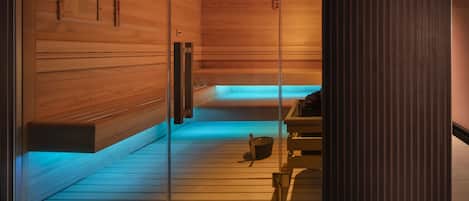 Behandlingsrom for par, badstue, dampbad og tyrkisk bad/hamam