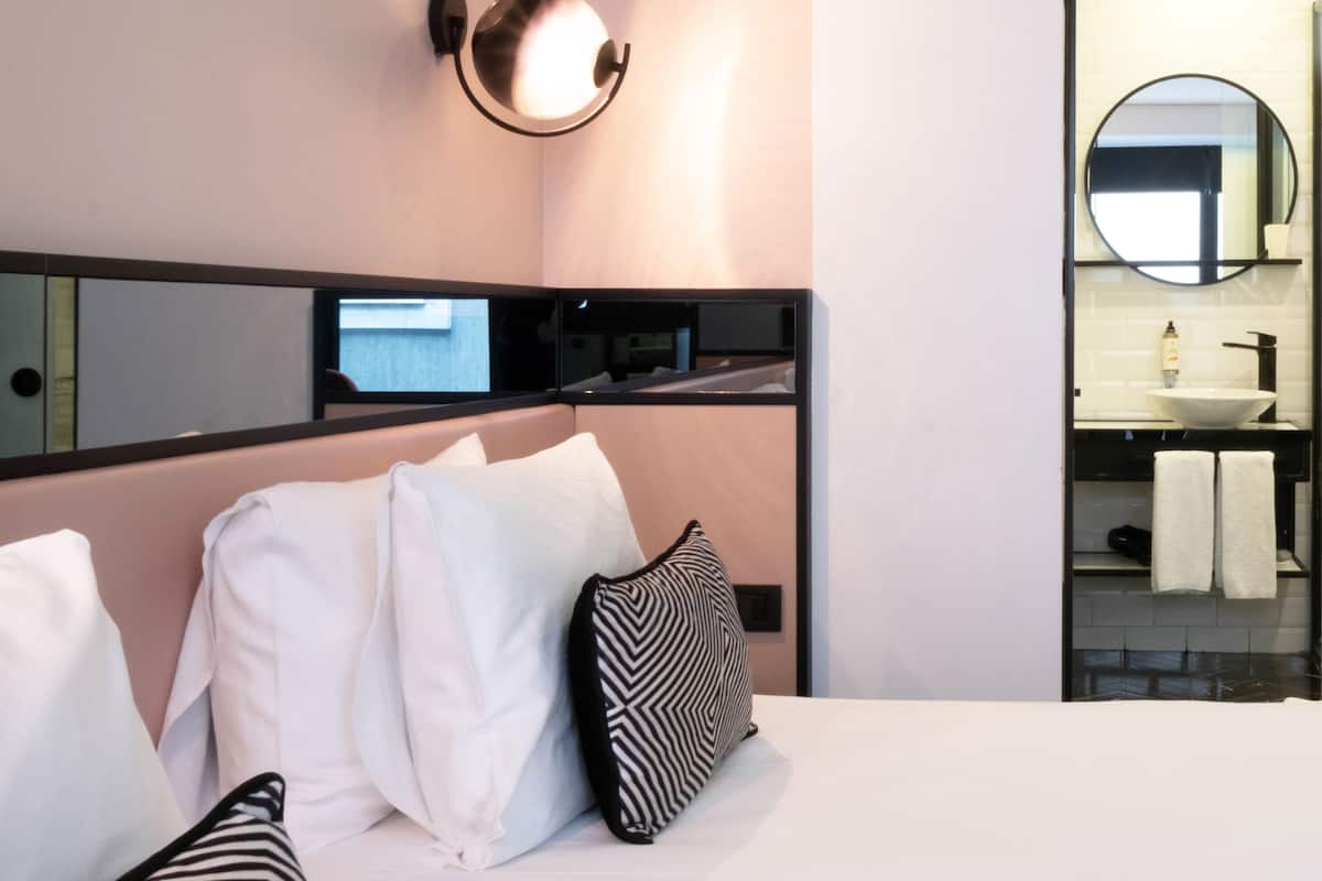 Phòng đôi Economy | Minibar, két bảo mật tại phòng, màn/rèm cản sáng, phòng cách âm 
