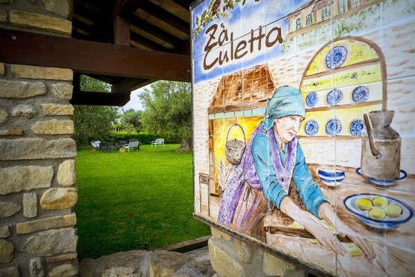 Exterior detail - Zà Culetta (Rocca San Giovanni)