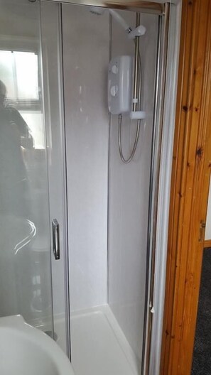 Standard-Stadtwohnung, Mehrere Betten, Nichtraucher | Badezimmer