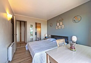 1 chambre, fer et planche Ă repasser, Wi-Fi gratuit