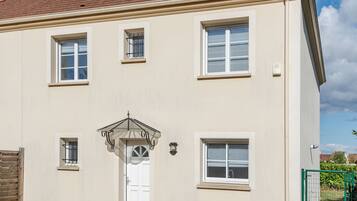 Mặt tiền nơi lưu trú