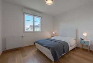 4 bedrooms, individually furnished, iron/ironing board - B&B House in Disneyland (Chanteloup)