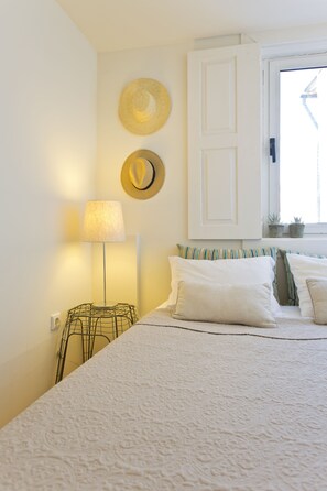 2 chambres, fer et planche à repasser, Wi-Fi gratuit, draps fournis