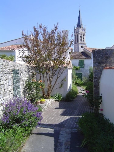 Charmant appartement duplex lumineux  dans résidence avec piscine, plage à 100m