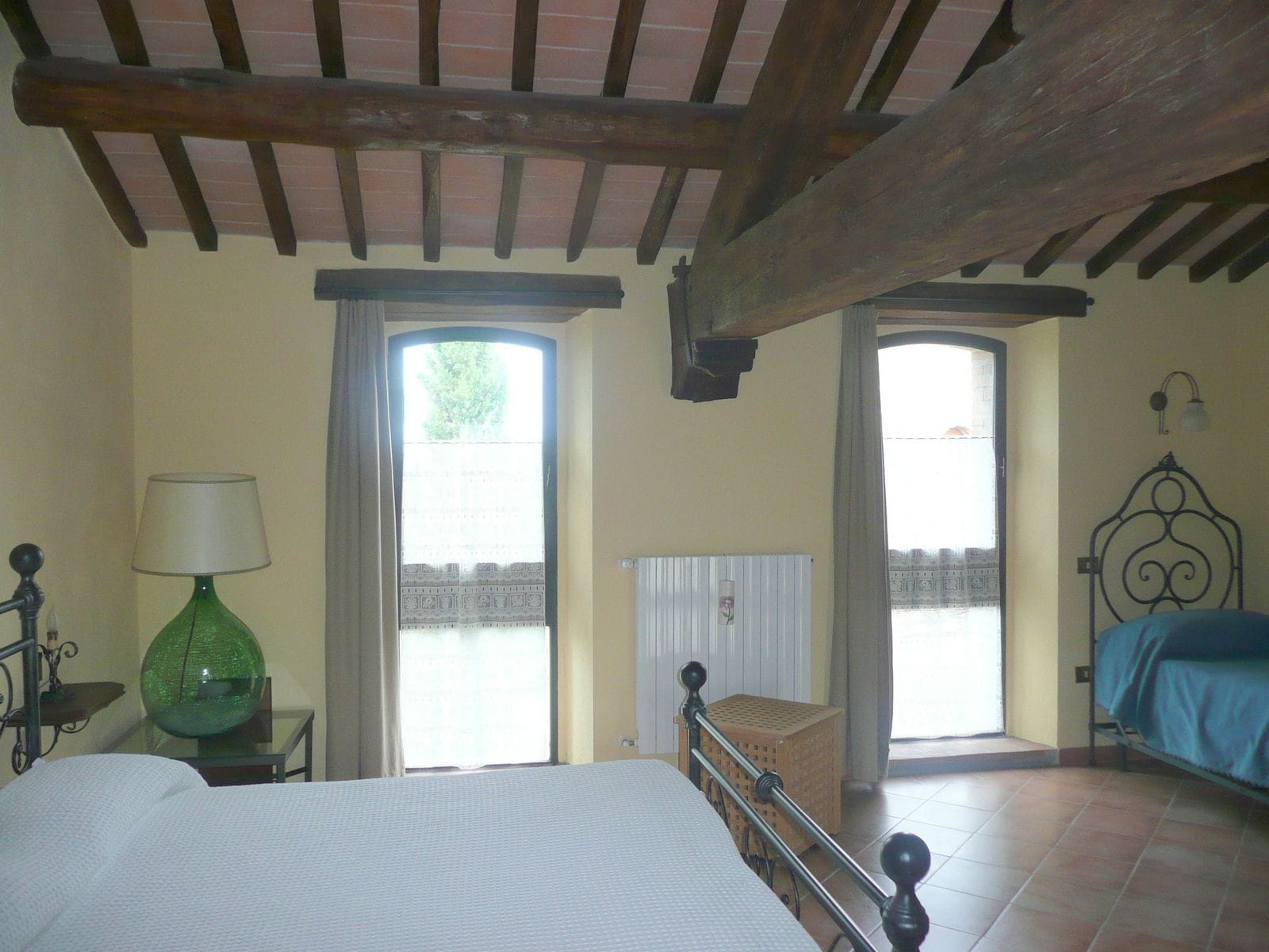 Dreibettzimmer, Mehrere Betten