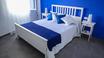 1 slaapkamer, een strijkplank/strijkijzer, gratis wifi, beddengoed