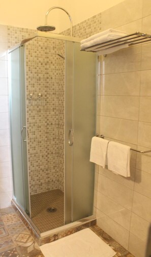 Hair dryer, bidet, towels - B&B Napoli Central Gate (Naples)