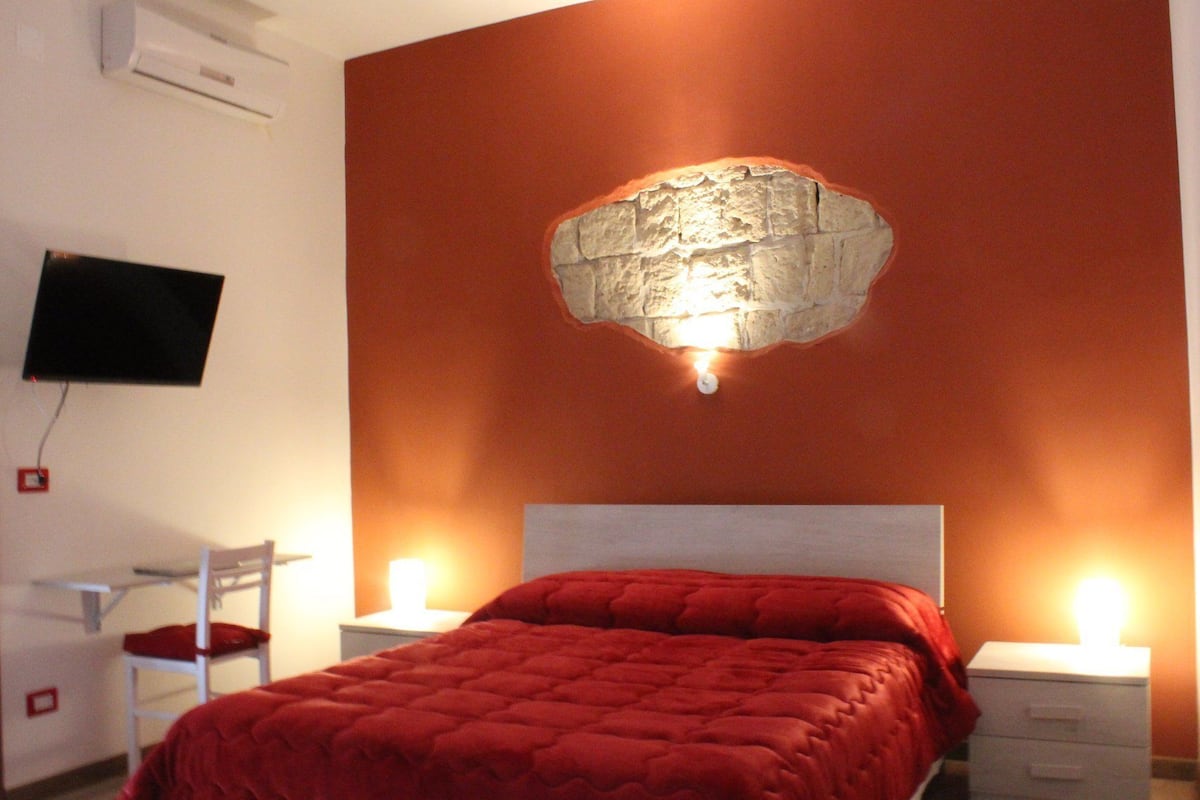 Habitación doble, 1 cama Queen size, para no fumadores, balcón | Minibar, escritorio, wifi gratis y ropa de cama