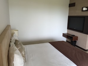 2 bedrooms, free WiFi, bed sheets, wheelchair access
