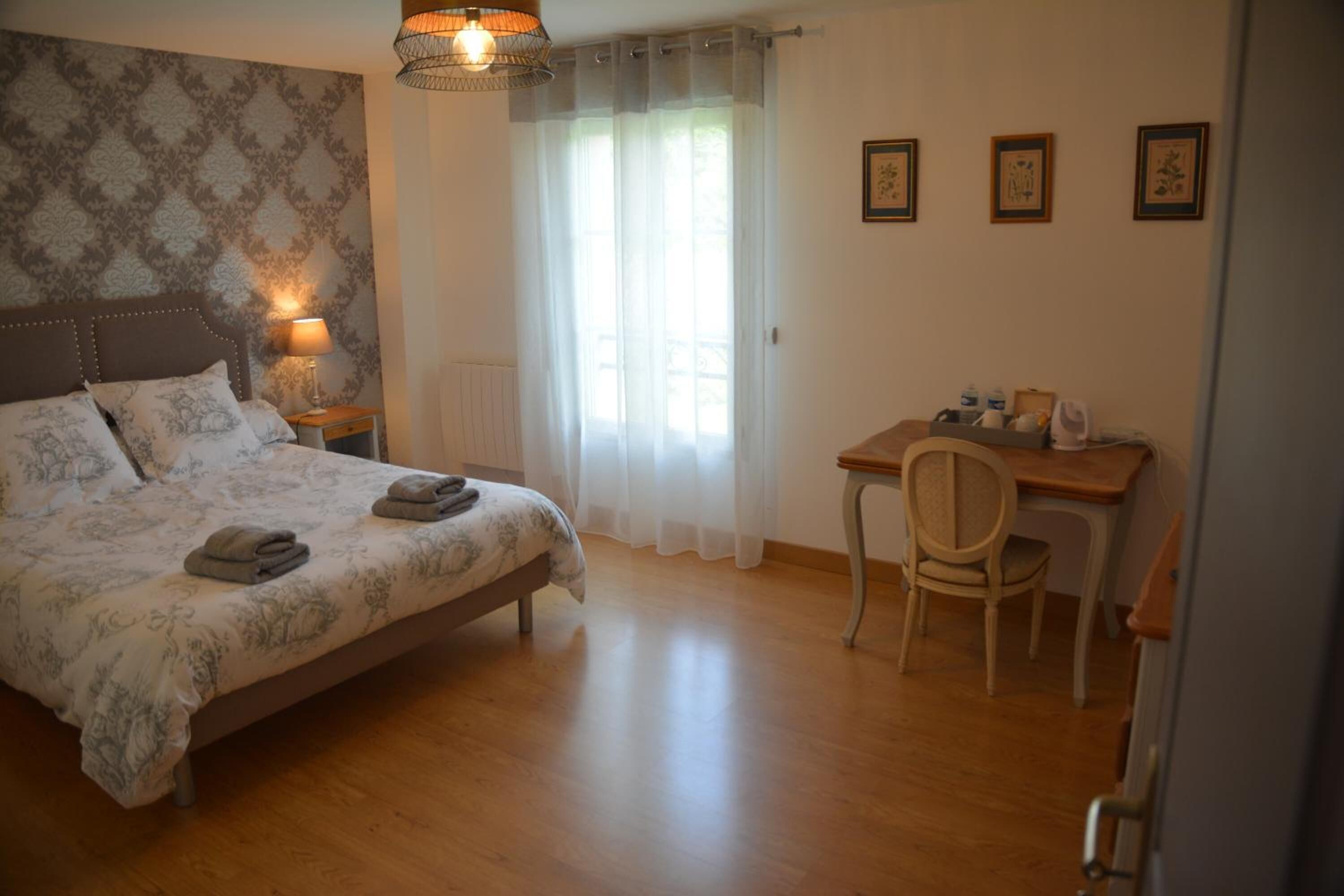 高級寢具、獨特設計、獨特裝修、書桌