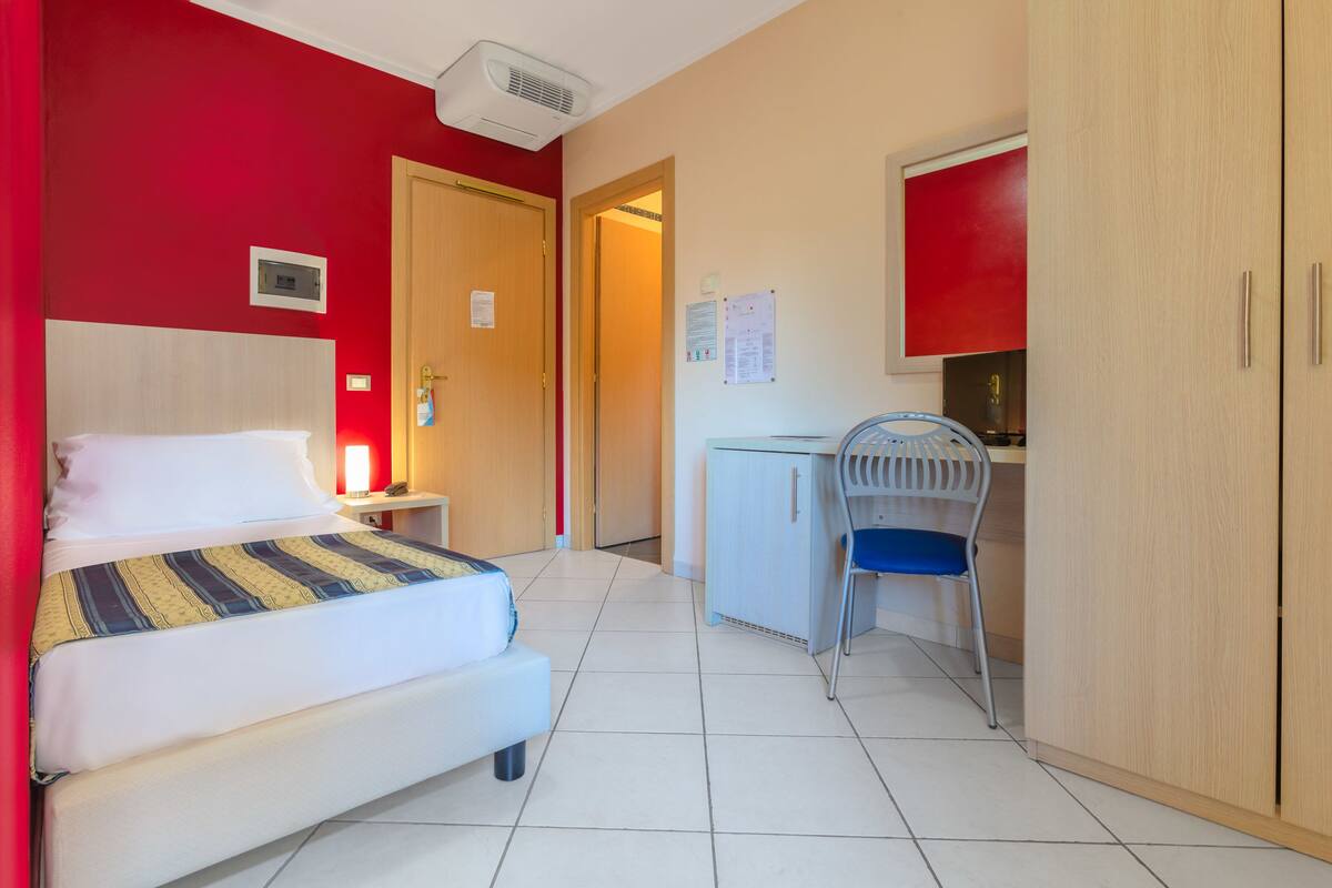 Standard Single Room