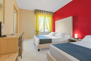 Premium bedding, down comforters, desk, blackout drapes - Hotel Rubens (Montecatini Terme)