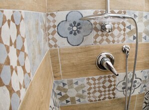 Habitación doble, no fumadores | Ducha del cuarto de baño